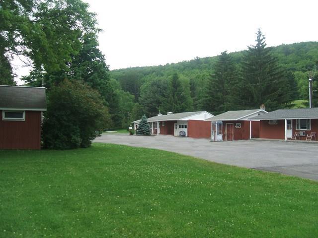 Red Carpet Inn On The Lake - Oneonta Exterior foto
