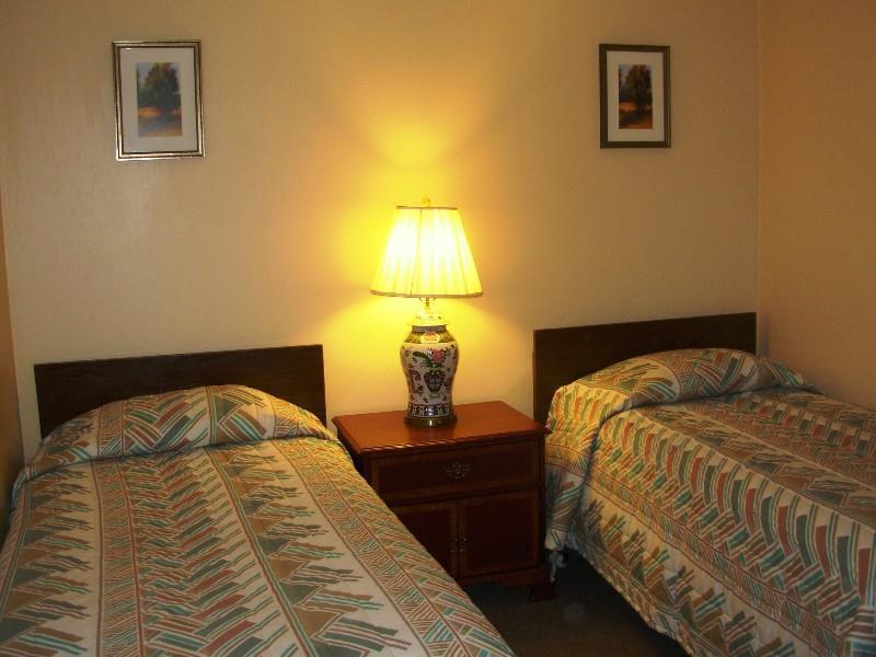 Red Carpet Inn On The Lake - Oneonta Cameră foto