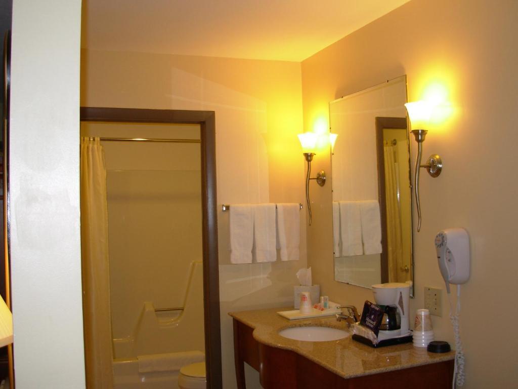 Red Carpet Inn On The Lake - Oneonta Cameră foto