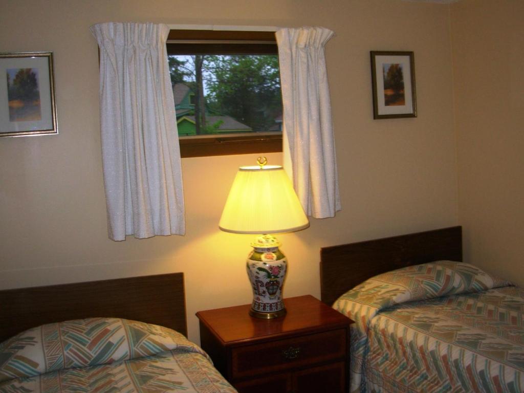 Red Carpet Inn On The Lake - Oneonta Cameră foto